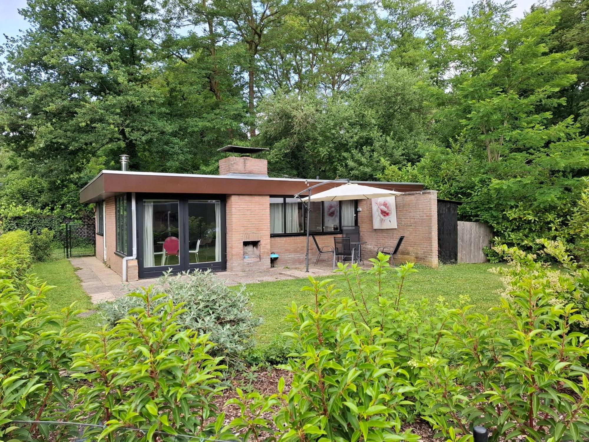 Zonnige Vrijstaande Bungalow In Prachtige Omgeving! Rekem Exteriör bild